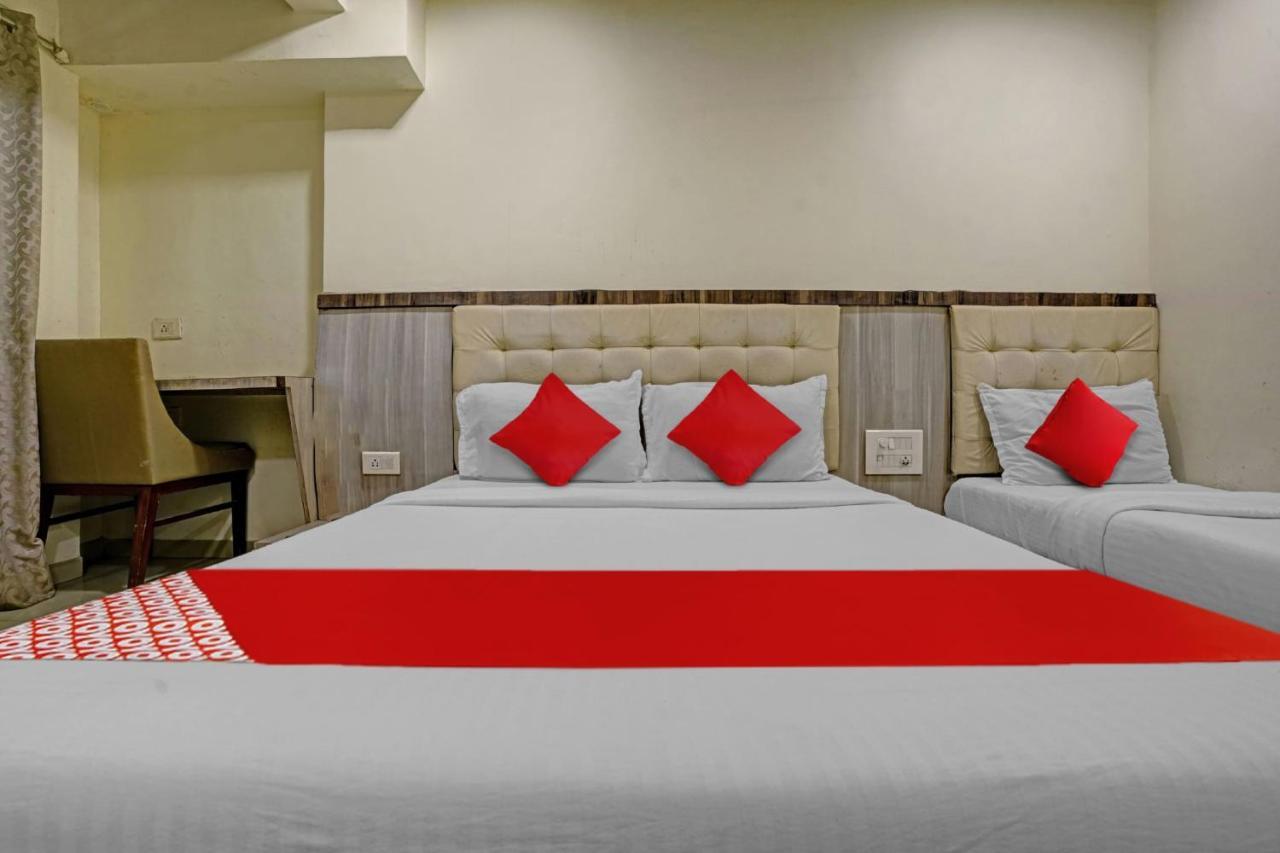 Pop 81030D Hotel Crystal Park Jogeshwari Bombay Eksteriør billede