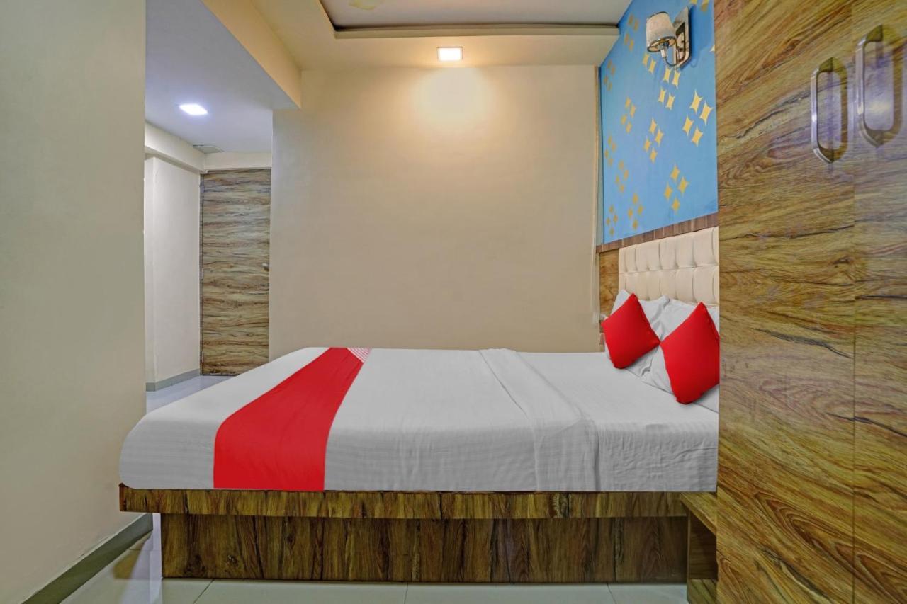 Pop 81030D Hotel Crystal Park Jogeshwari Bombay Eksteriør billede